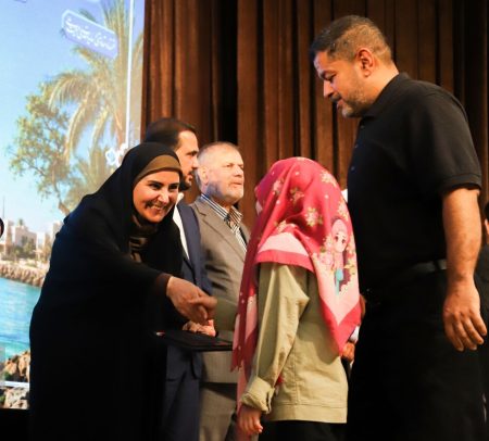 فرزانه صادق